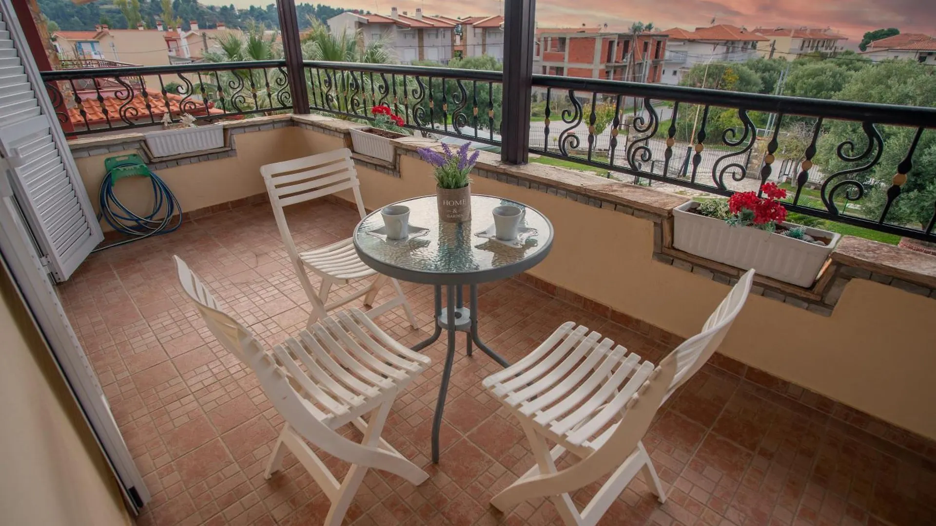 Private 6-Bdrm Villa With Garden 150M To Beach Paradisos
