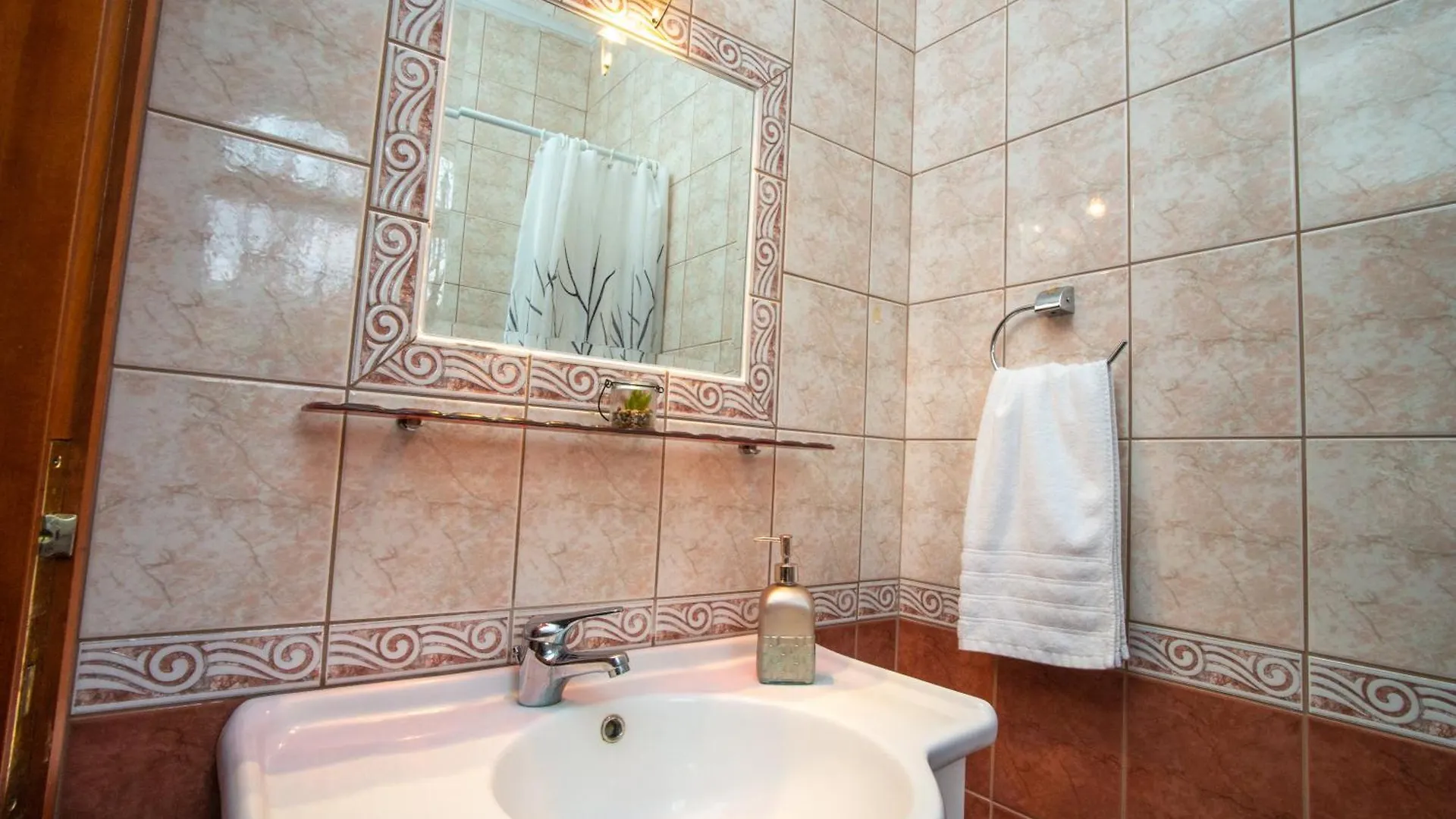 Private 6-Bdrm Villa With Garden 150M To Beach Paradisos