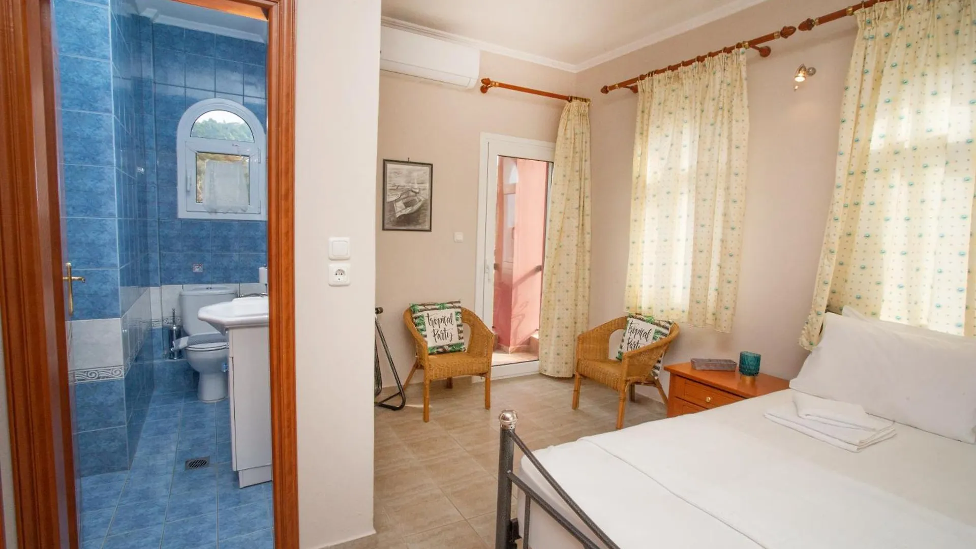 Private 6-Bdrm Villa With Garden 150M To Beach Paradisos