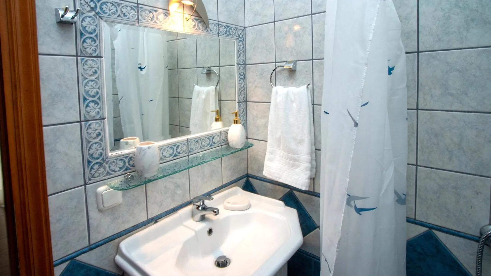 Private 6-Bdrm Villa With Garden 150M To Beach Paradisos 0*,