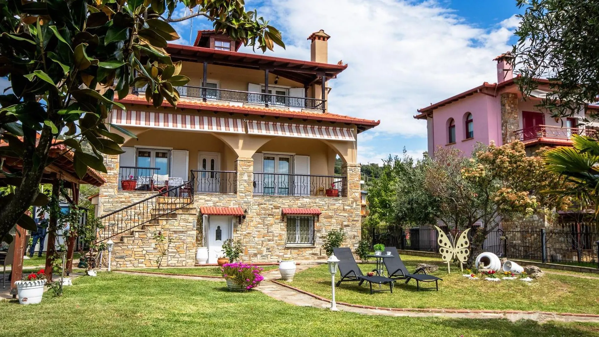 Private 6-Bdrm Villa With Garden 150M To Beach Paradisos 0*,